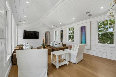 967 Royall Avenue Mount Pleasant SC 29464