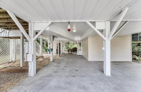 2212 Jenkins Street Edisto Island SC 29438