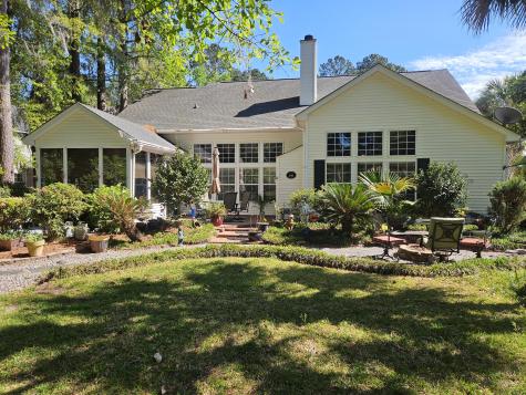 568 Pointe Of Oaks Road Summerville SC 29485