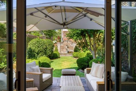 4 Bedons Alley Charleston SC 29401