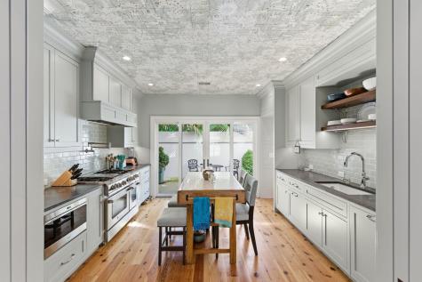 4 Bedons Alley Charleston SC 29401