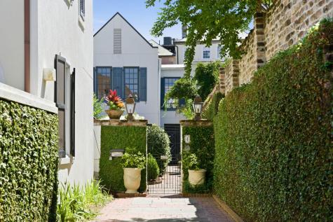 4 Bedons Alley Charleston SC 29401
