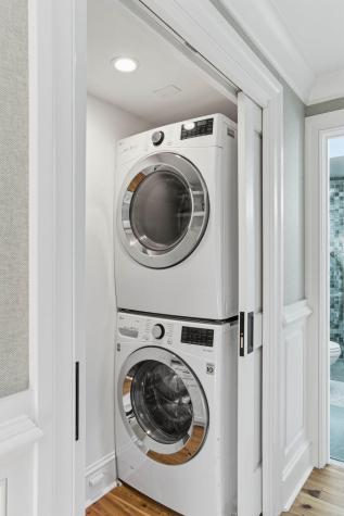 4 Bedons Alley Charleston SC 29401
