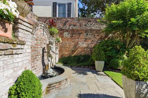 4 Bedons Alley Charleston SC 29401