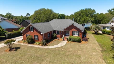 25 Plantation Drive Manning SC 29102