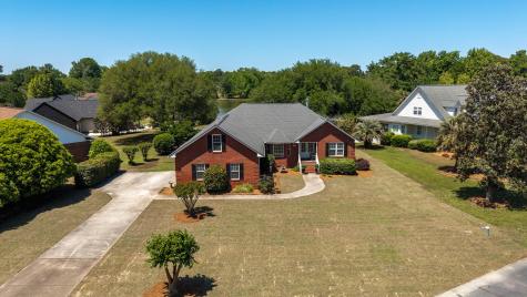 25 Plantation Drive Manning SC 29102