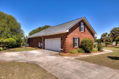 25 Plantation Drive Manning SC 29102