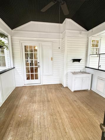 122 Gadsden Street Summerville SC 29483