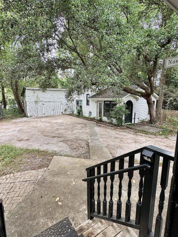 122 Gadsden Street Summerville SC 29483