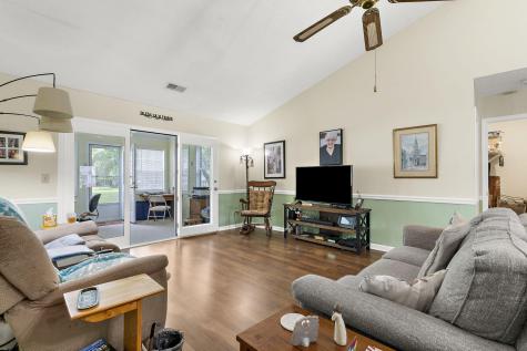 2422 Hansard Drive North Charleston SC 29406