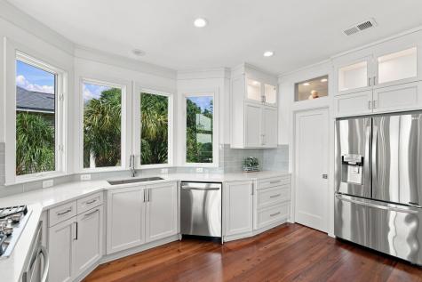 8 Ensign Court Isle Of Palms SC 29451
