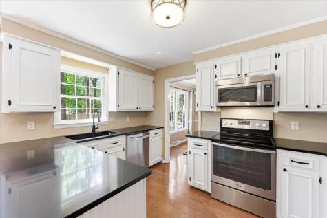 102 Laurens Court Summerville SC 29485