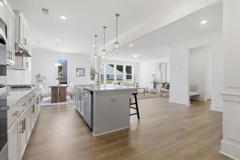 1038 House Finch Avenue Ravenel SC 29470
