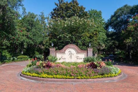 1023 Plantation Court Mount Pleasant SC 29464