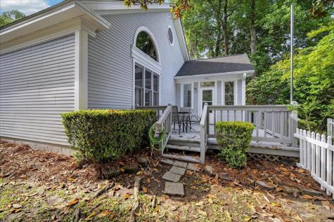 2461 Shadowcreek Court North Charleston SC 29406