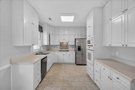 2461 Shadowcreek Court North Charleston SC 29406