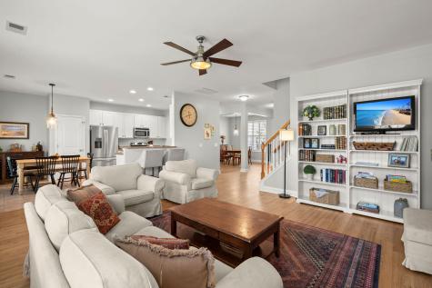 103 Lahina Cove Summerville SC 29483