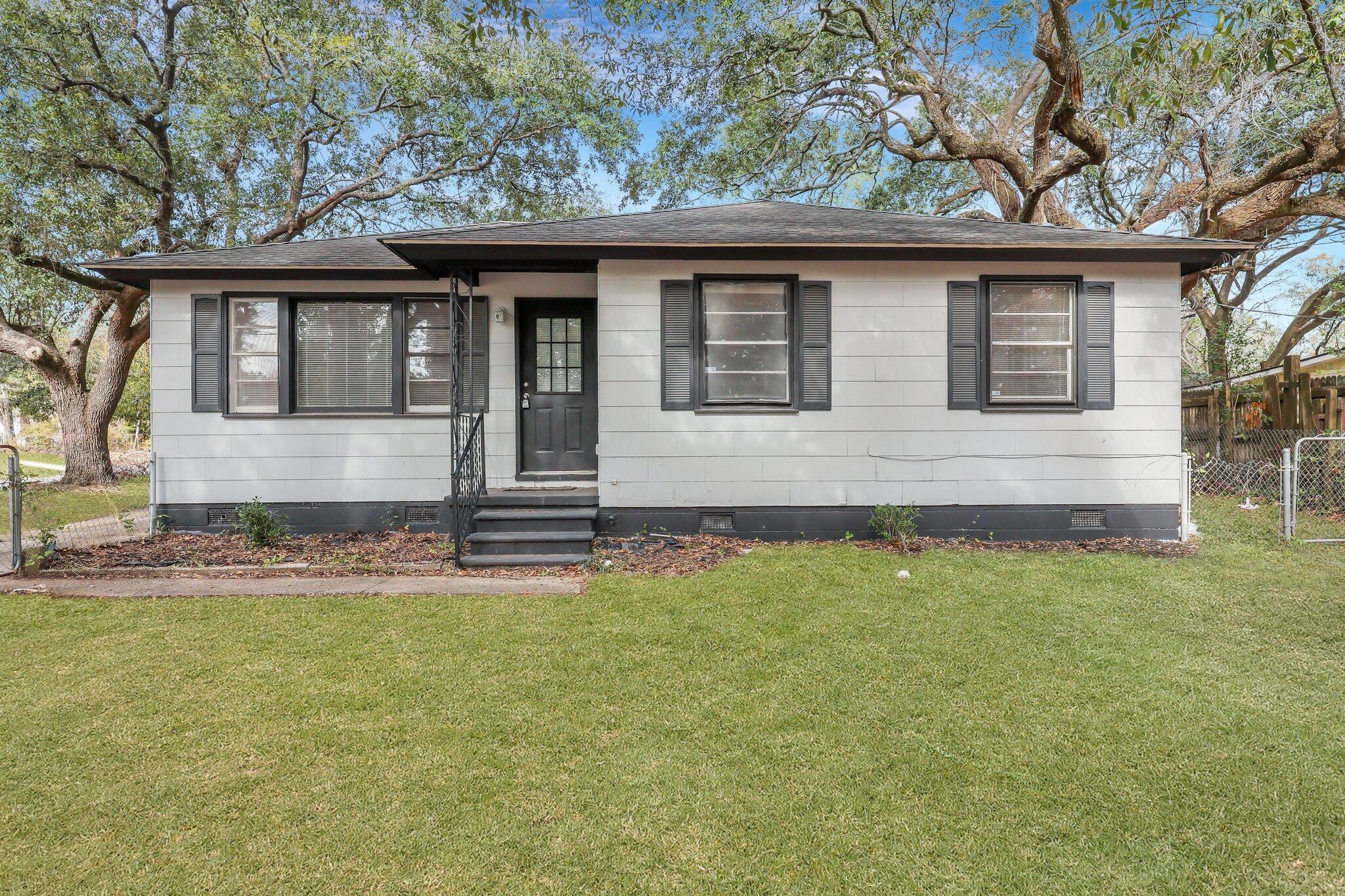 1652 Larry Street North Charleston SC 29405