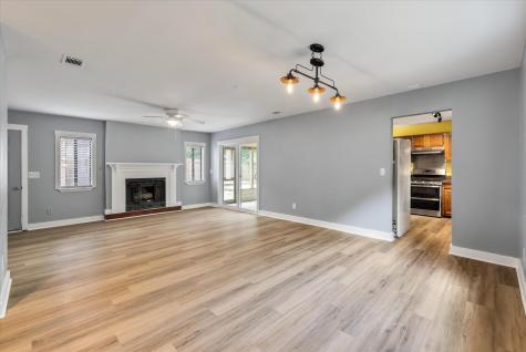 8687 Elsinore Court North Charleston SC 29406