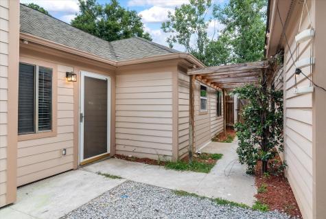8687 Elsinore Court North Charleston SC 29406