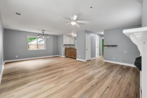 8687 Elsinore Court North Charleston SC 29406
