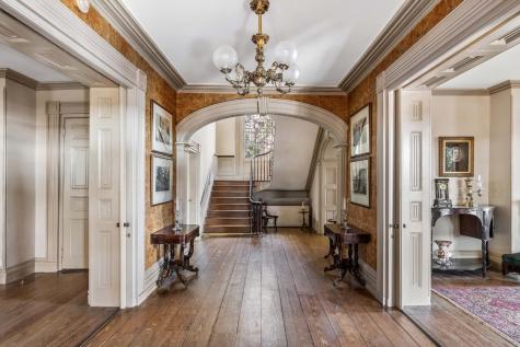 21 E Battery Charleston SC 29401