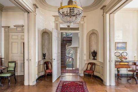21 E Battery Charleston SC 29401
