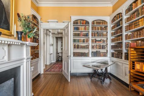21 E Battery Charleston SC 29401