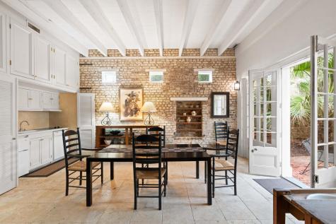 21 E Battery Charleston SC 29401
