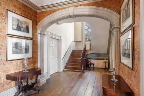 21 E Battery Charleston SC 29401