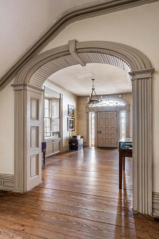 21 E Battery Charleston SC 29401