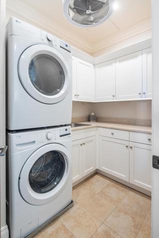 2 Laurens Street Charleston SC 29401