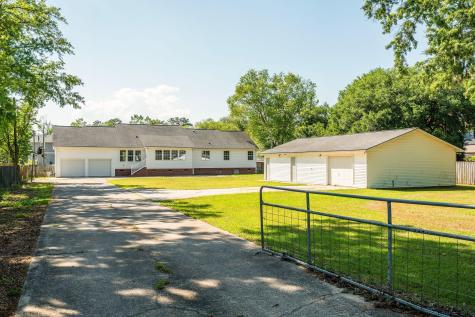 1004 Magnolia Lane Moncks Corner SC 29461
