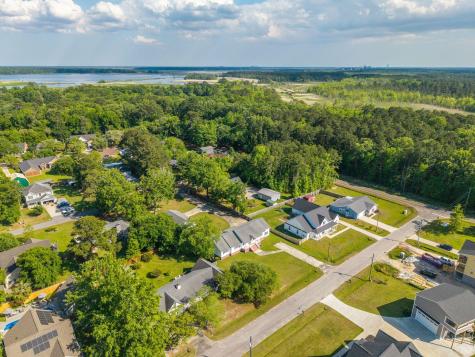 1004 Magnolia Lane Moncks Corner SC 29461