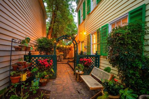 8 Trumbo Street Charleston SC 29401