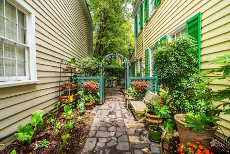 8 Trumbo Street Charleston SC 29401