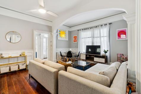 208 Calhoun Street Charleston SC 29401
