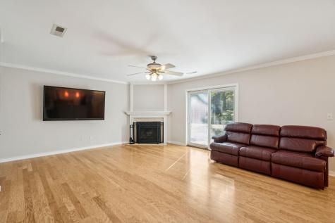 7951 Cricket Court North Charleston SC 29418