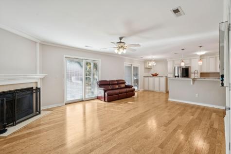 7951 Cricket Court North Charleston SC 29418