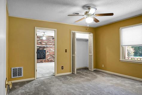 1763 Kingstree Highway Manning SC 29102