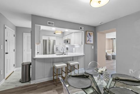 55 Ashley Avenue Charleston SC 29401
