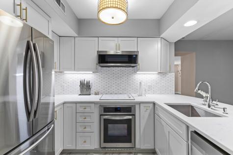 55 Ashley Avenue Charleston SC 29401