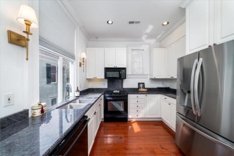 180 Broad Street Charleston SC 29401