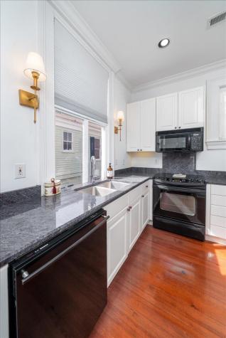 180 Broad Street Charleston SC 29401