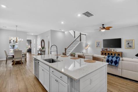 1963 Longhorn Lane Summerville SC 29485