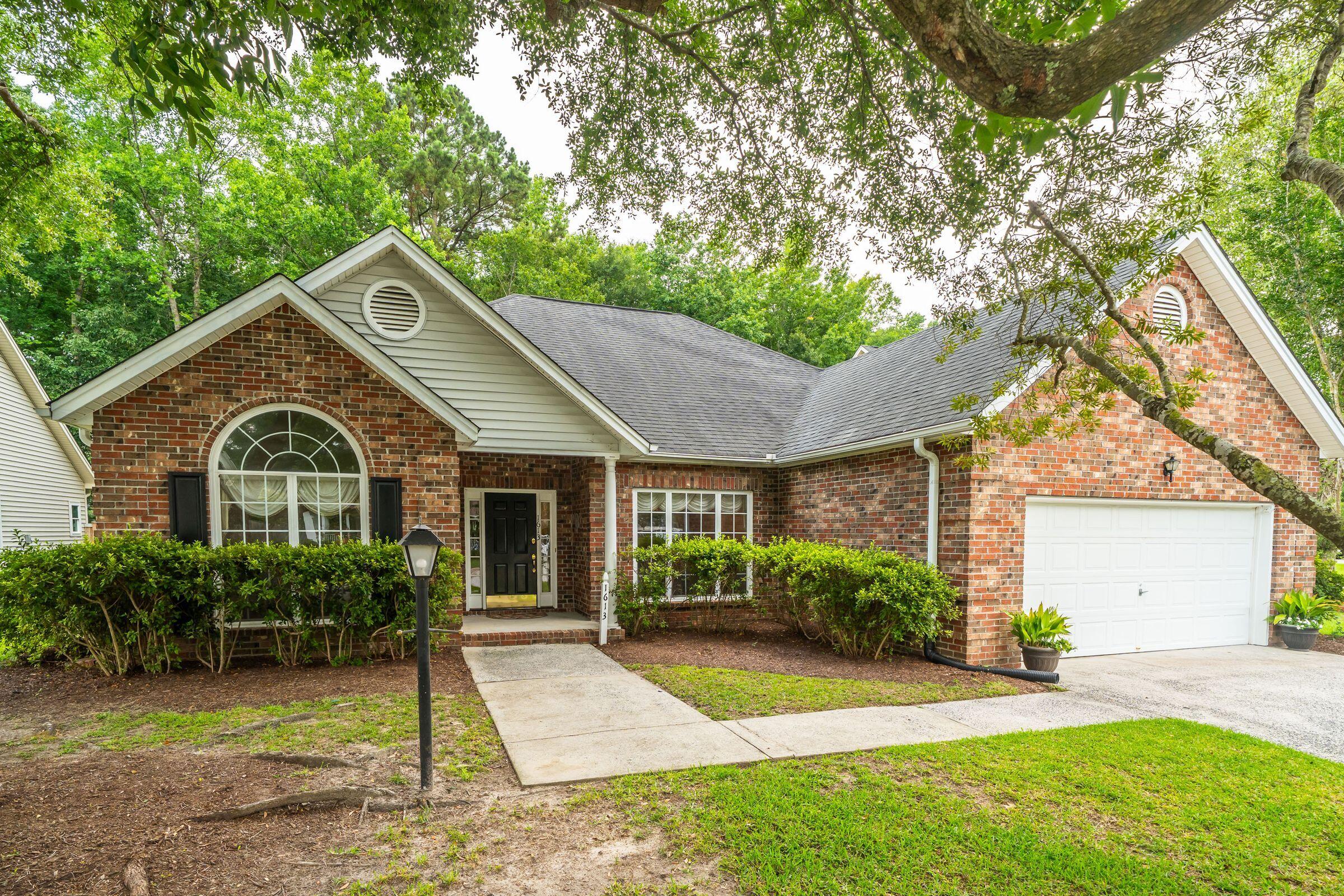 1613 Wayah Drive Charleston SC 29414