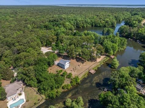 363 Legend Court Santee SC 29142