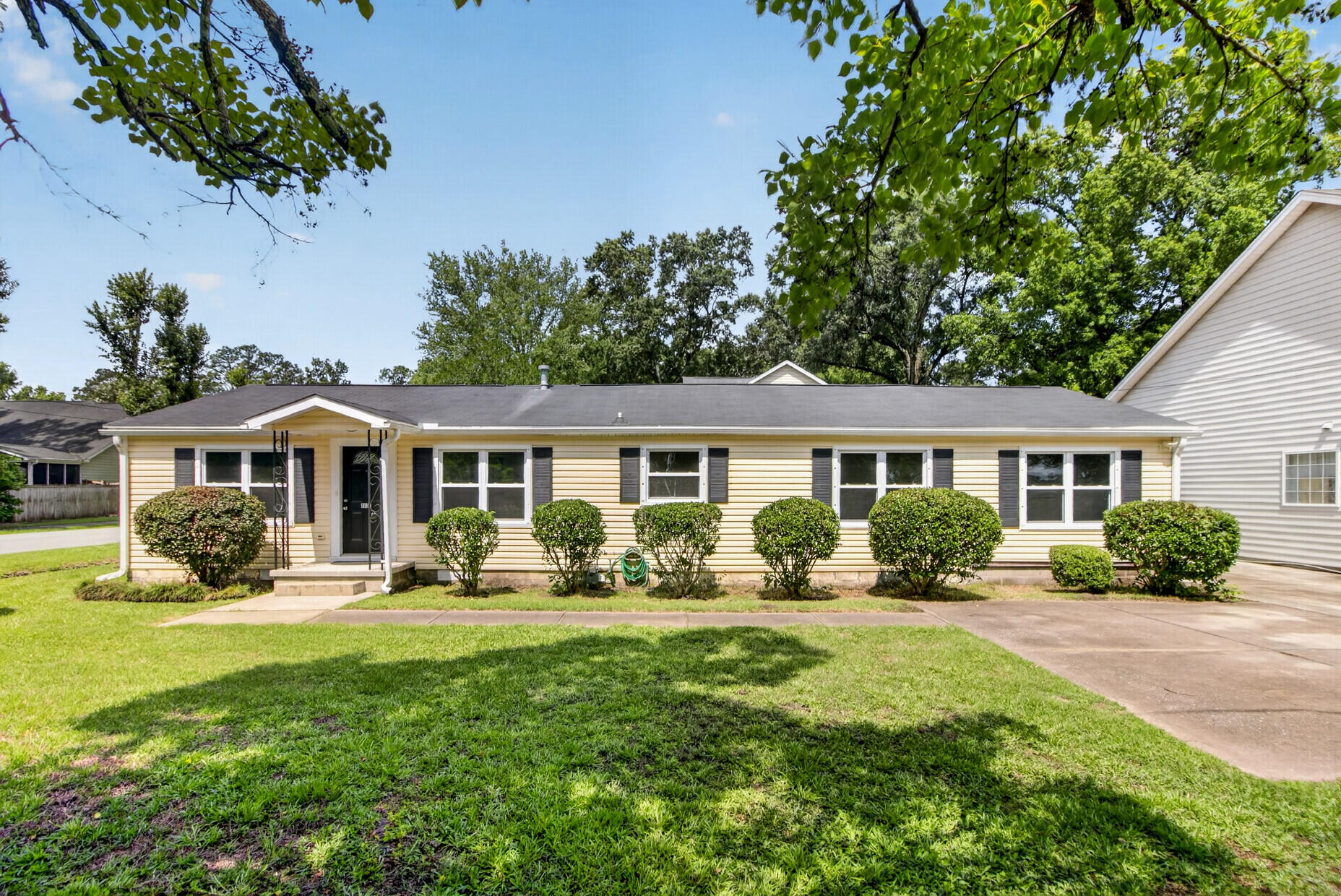 8805 Antler Drive North Charleston SC 29406