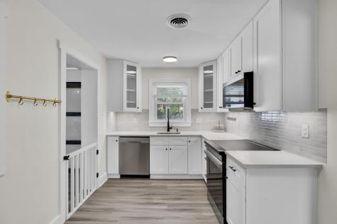 818 W Madison Avenue Charleston SC 29412
