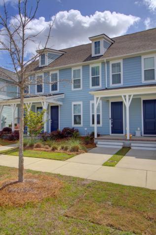 585 Blueway Avenue Summerville SC 29486